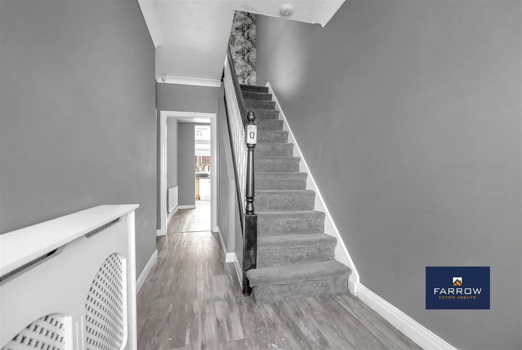 Property photo 2 of 25 Hallway