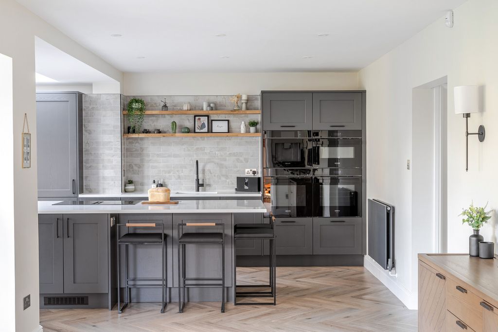 Property photo 3 of 34