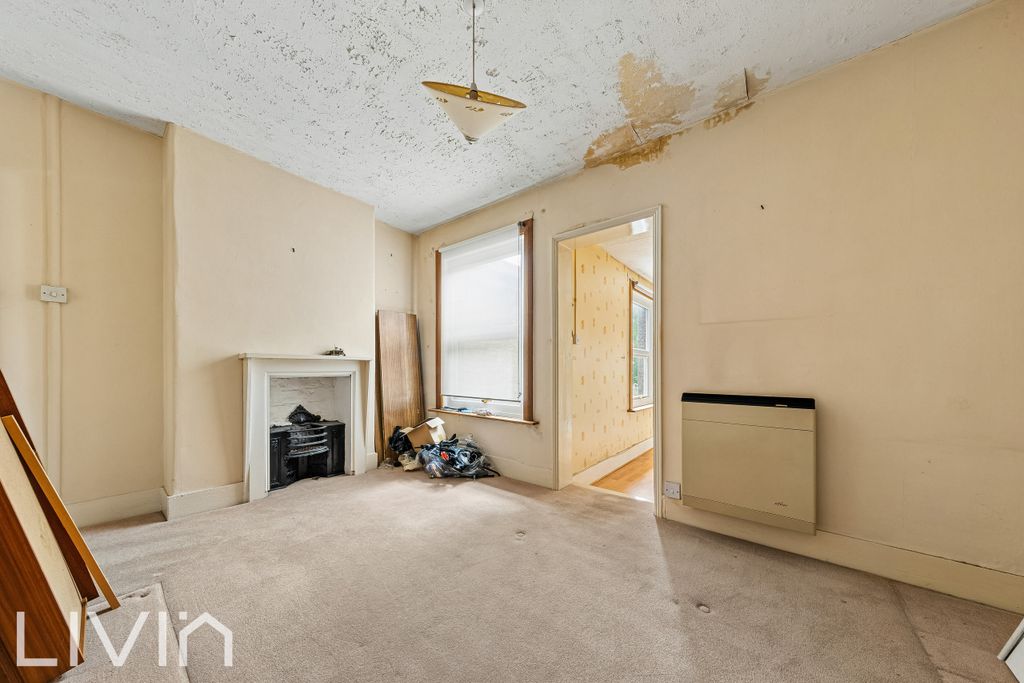 Property photo 3 of 11 Photo 3