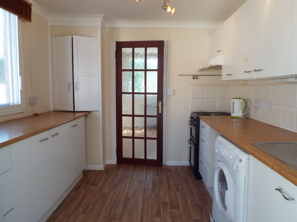 Property photo 2 of 10 Kitchen
