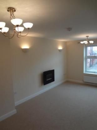 Property photo 3 of 8 Makeurmove-87577.Jpg