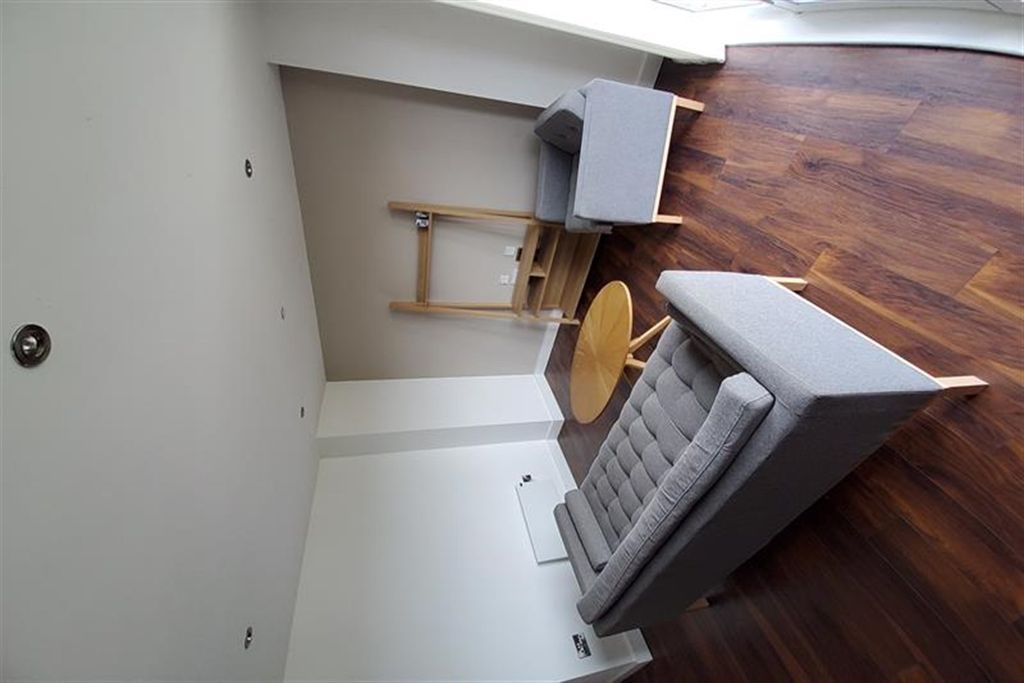 Property photo 1 of 9 (Main)