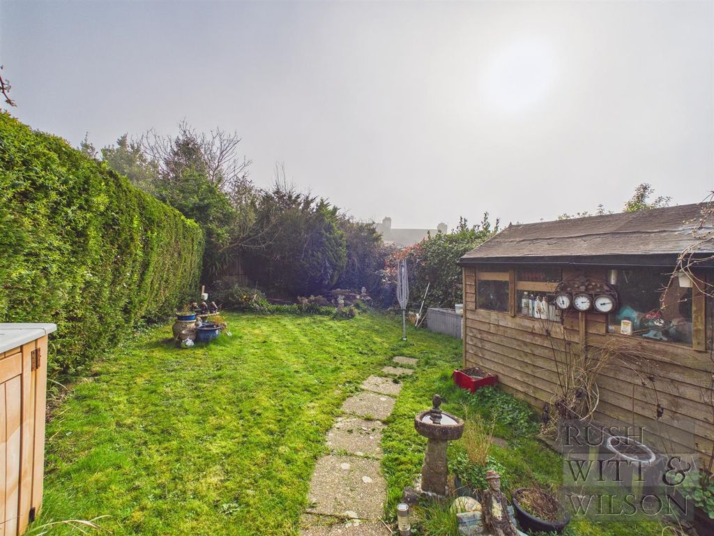 Property photo 2 of 20