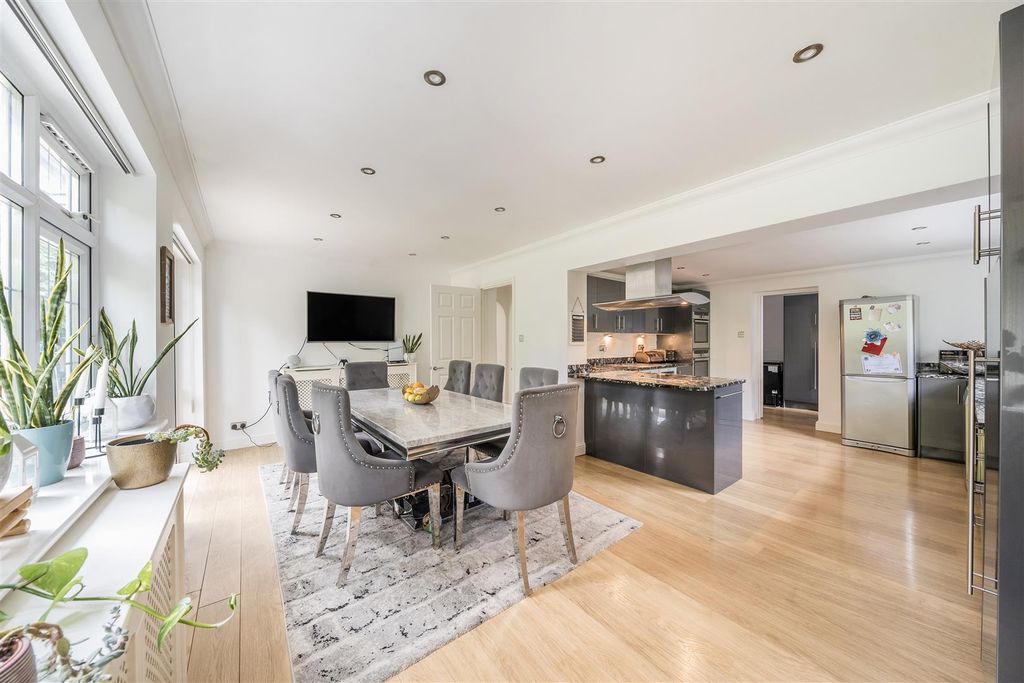 Property photo 3 of 28 3.Jpg