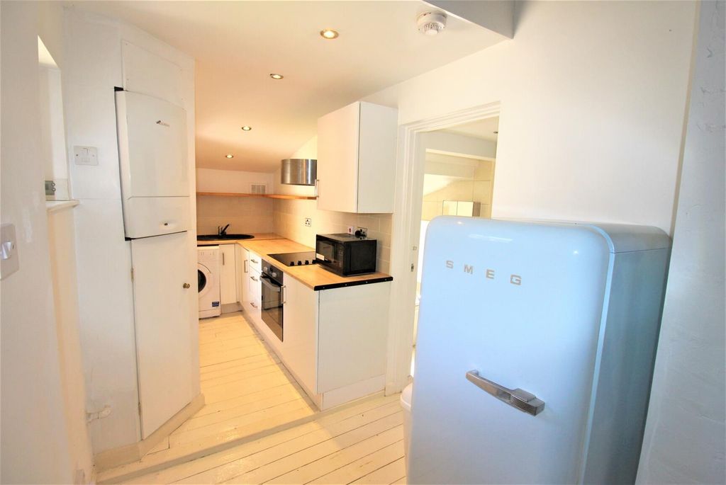 Property photo 3 of 12 7 - .Jpg