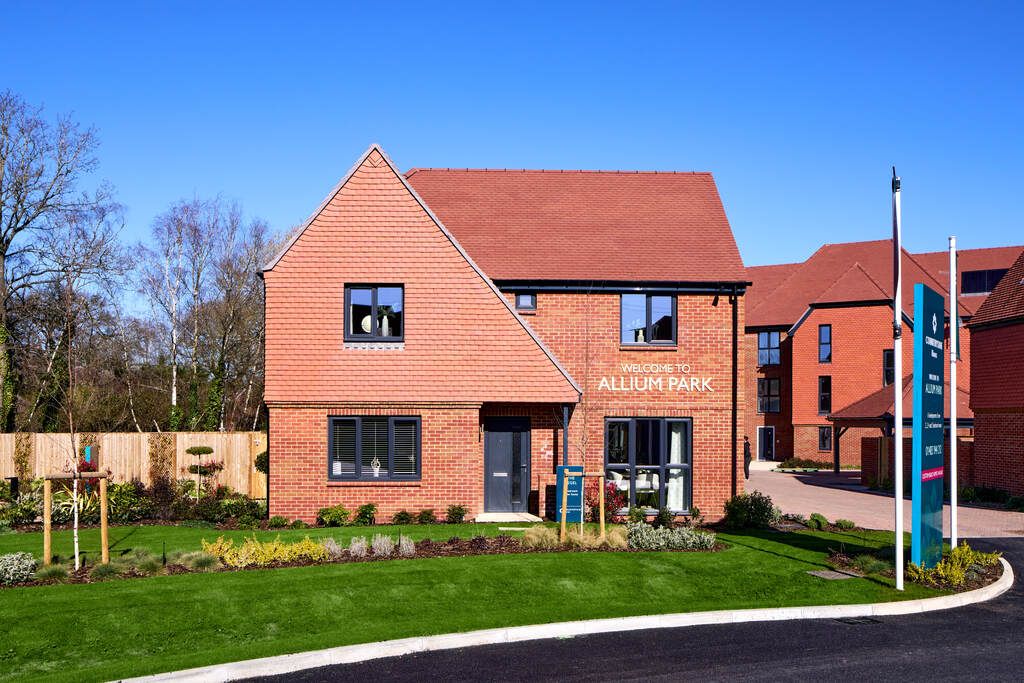 Property photo 1 of 11 Vistry Allium Park 180326 001