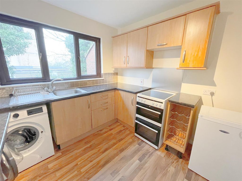 Property photo 2 of 5 Separate Kitchen