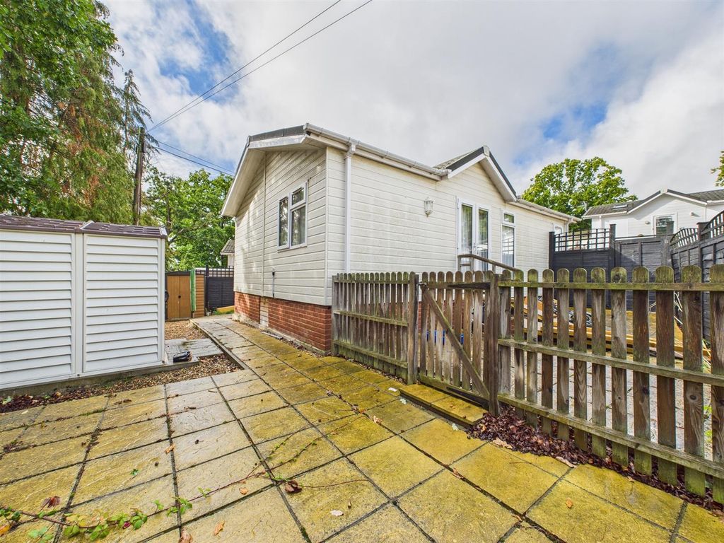 Property photo 3 of 9 Cam05510G0-Pr0074-Still003.Jpg