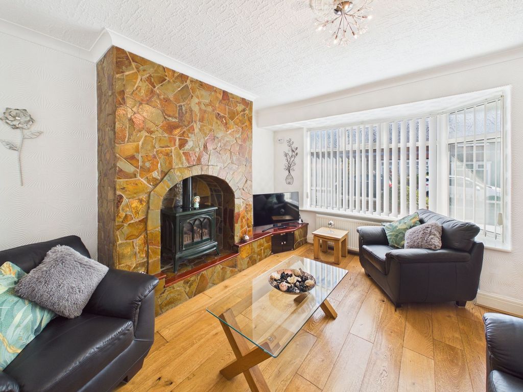 Property photo 2 of 32