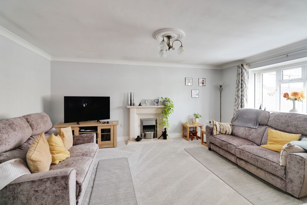 Property photo 3 of 15 6