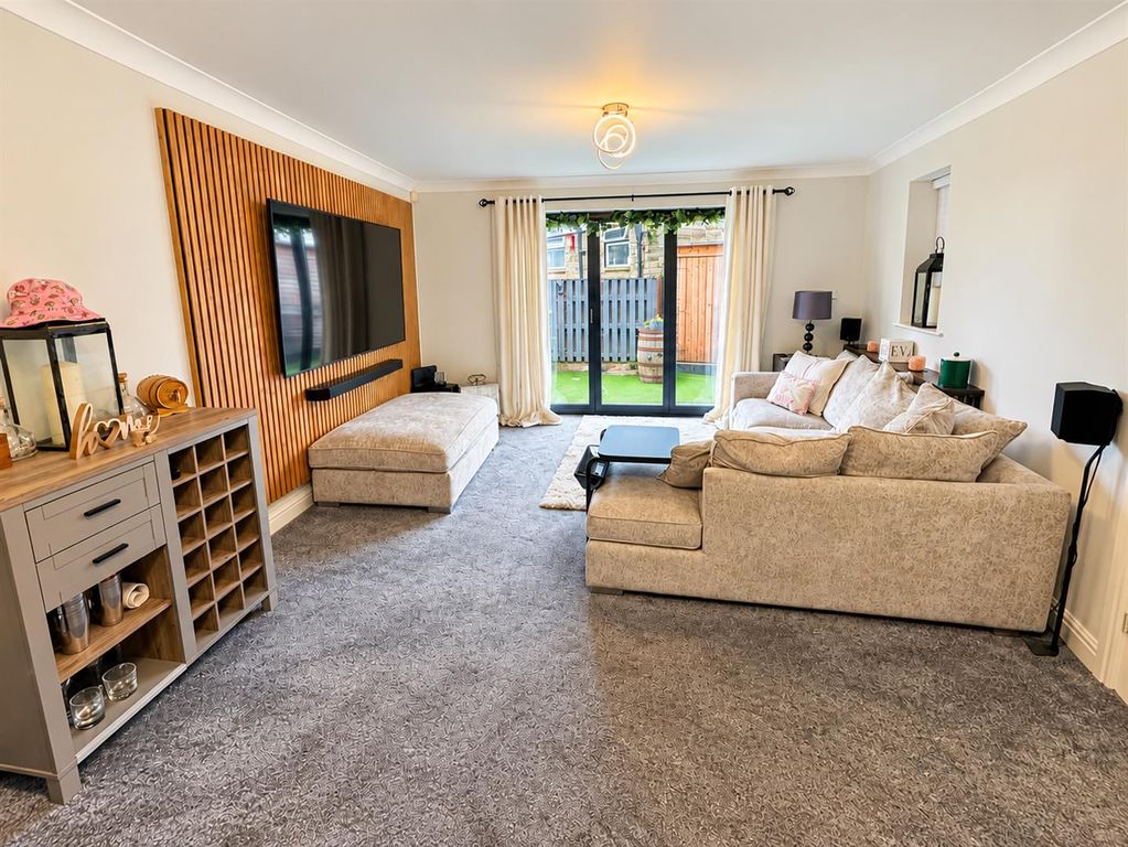 Property photo 2 of 23