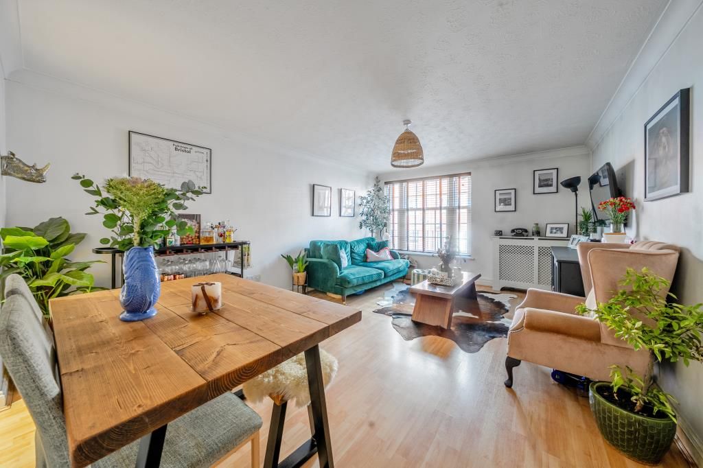 Property photo 3 of 20 Living Room