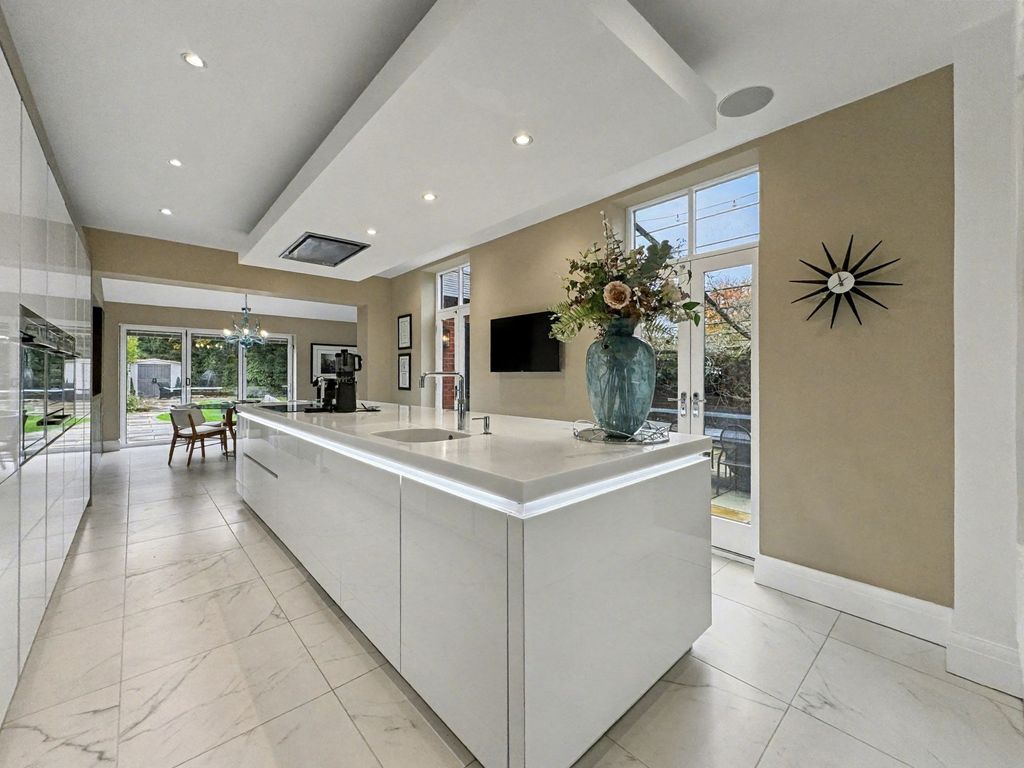 Property photo 2 of 44