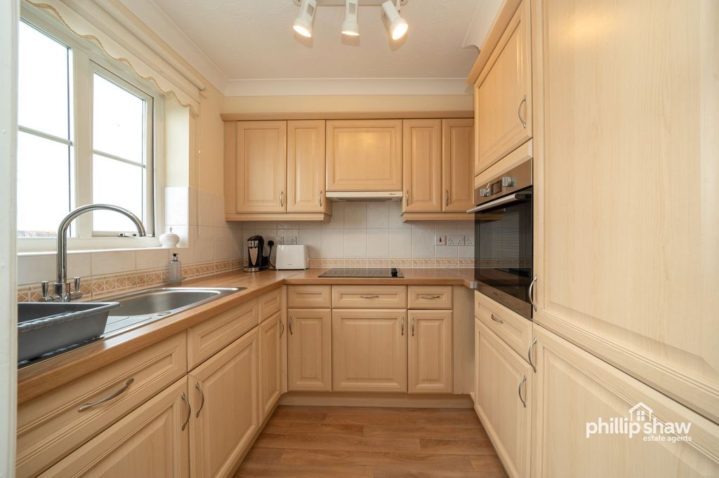 Property photo 2 of 9