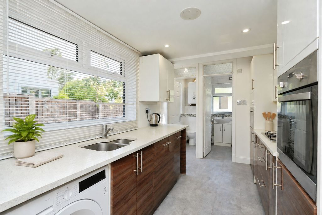 Property photo 3 of 23