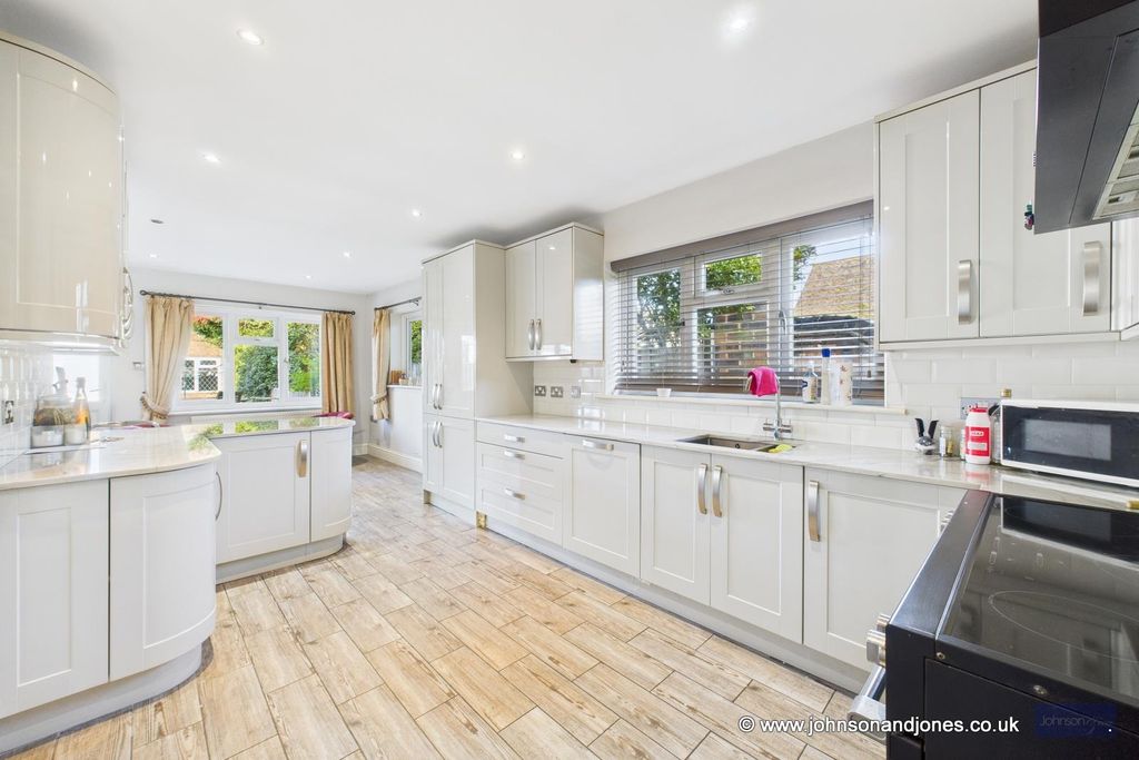 Property photo 2 of 22 2 Kitchen.Jpg