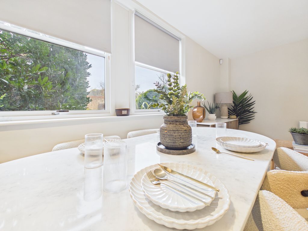 Property photo 2 of 8 Cam03519G0-Pr0461-Still008