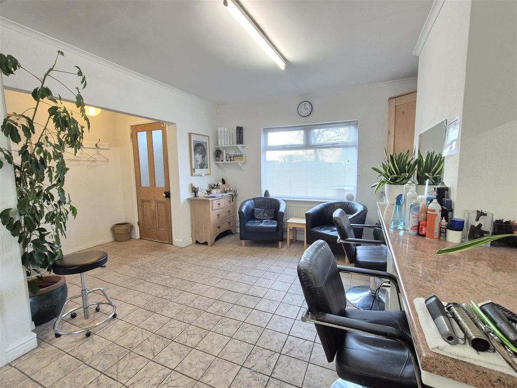 Property photo 3 of 16 Shop Floor