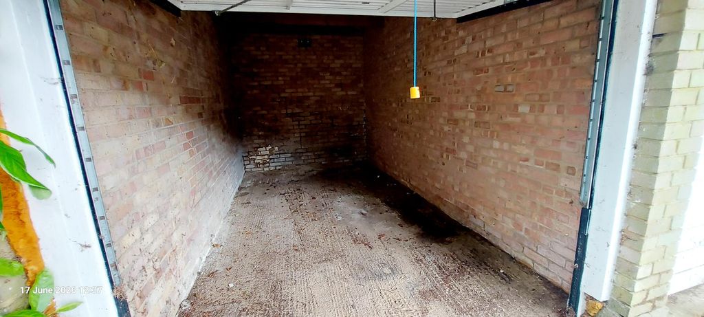 Property photo 3 of 5