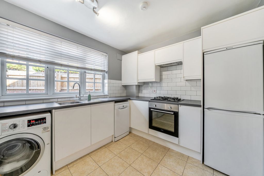 Property photo 2 of 17 1448048-4-69E6010...