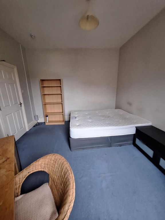 Property photo 3 of 7 Gallery