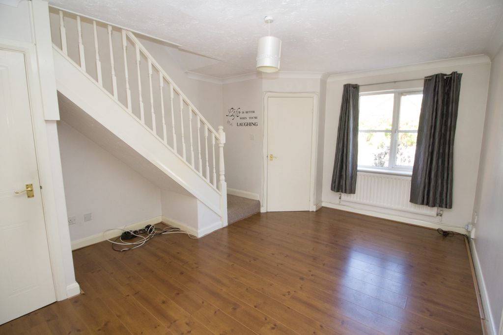 Property photo 2 of 11 Photo 02