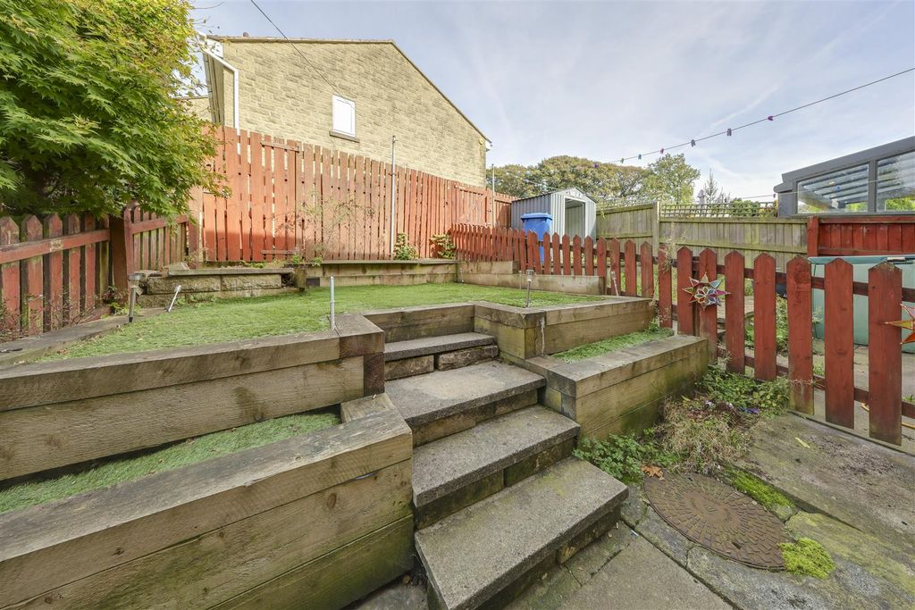 Property photo 2 of 18 Rear Garden