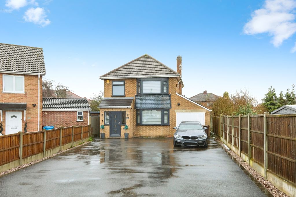 Property photo 1 of 14 Driveway