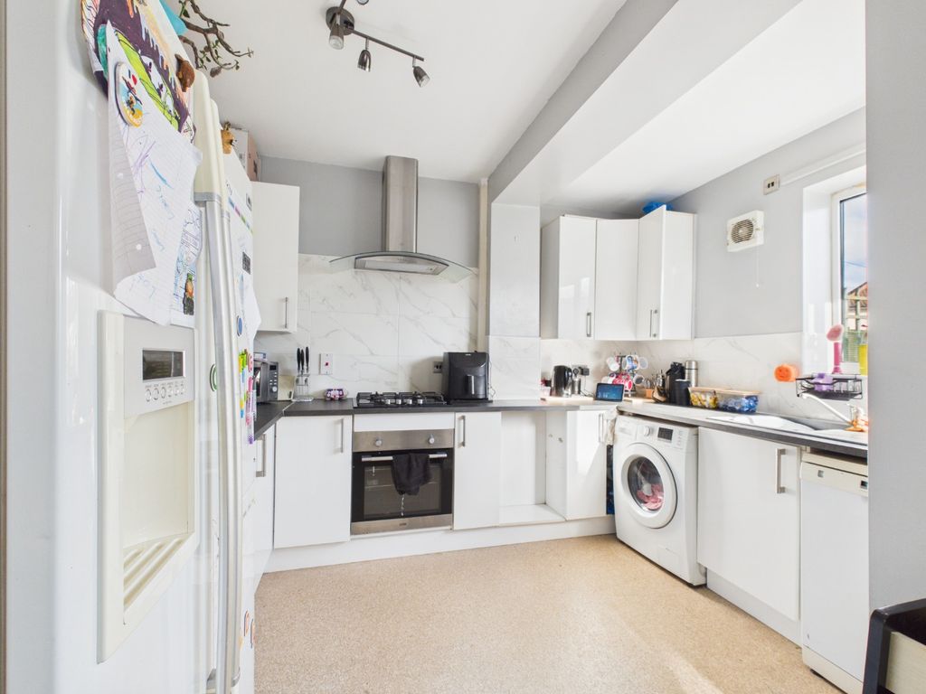 Property photo 2 of 10 4901875