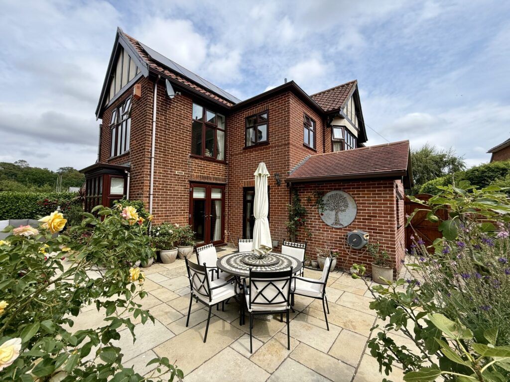 Property photo 2 of 74