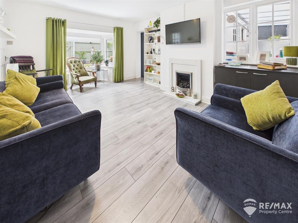 Property photo 2 of 26 Cam02842G0-Pr0278-Still010.Jpg