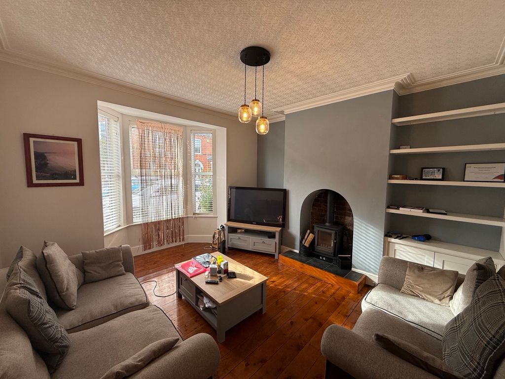 Property photo 2 of 12