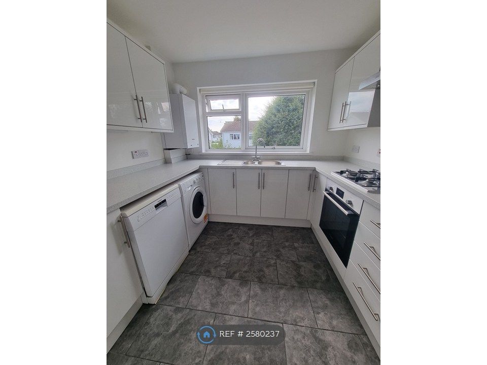 Property photo 2 of 11 Kitchen