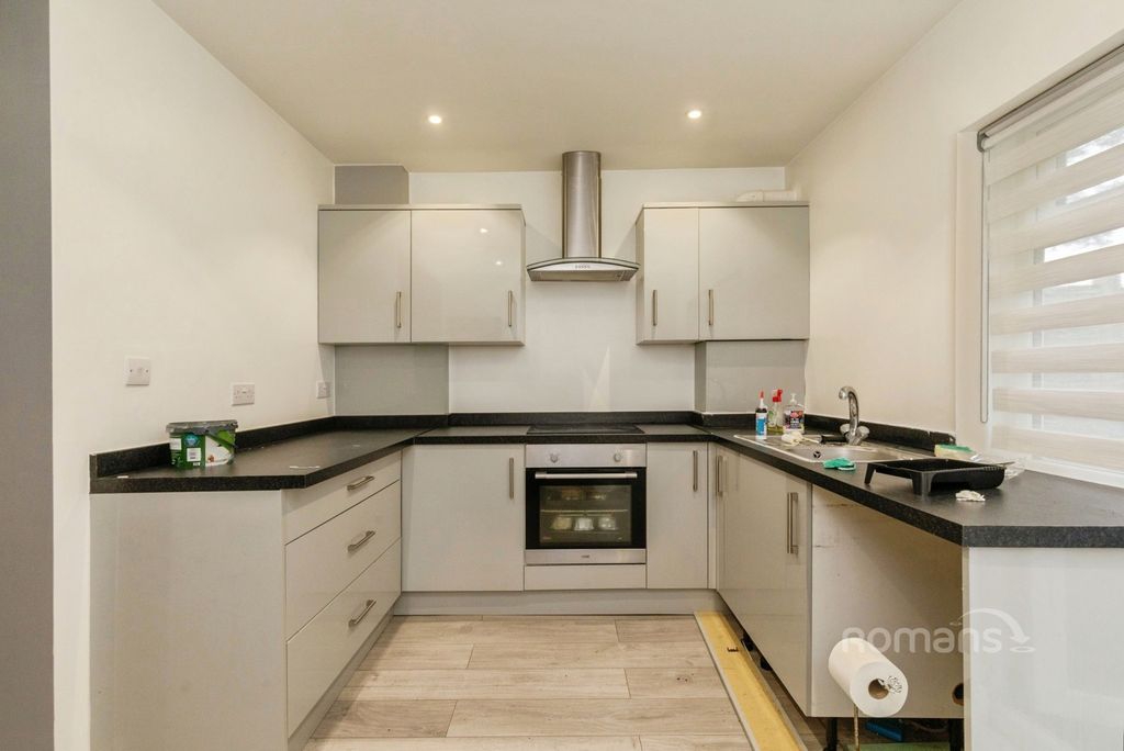 Property photo 3 of 12 Pbox-Img.Jpg