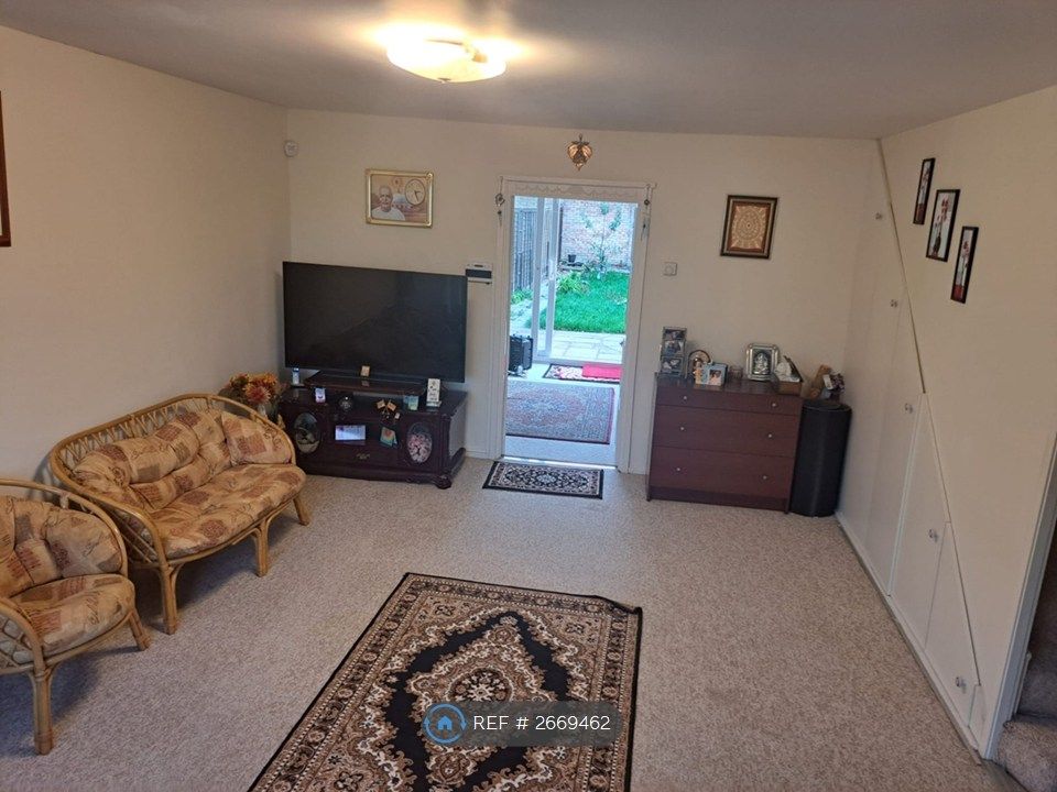 Property photo 3 of 24