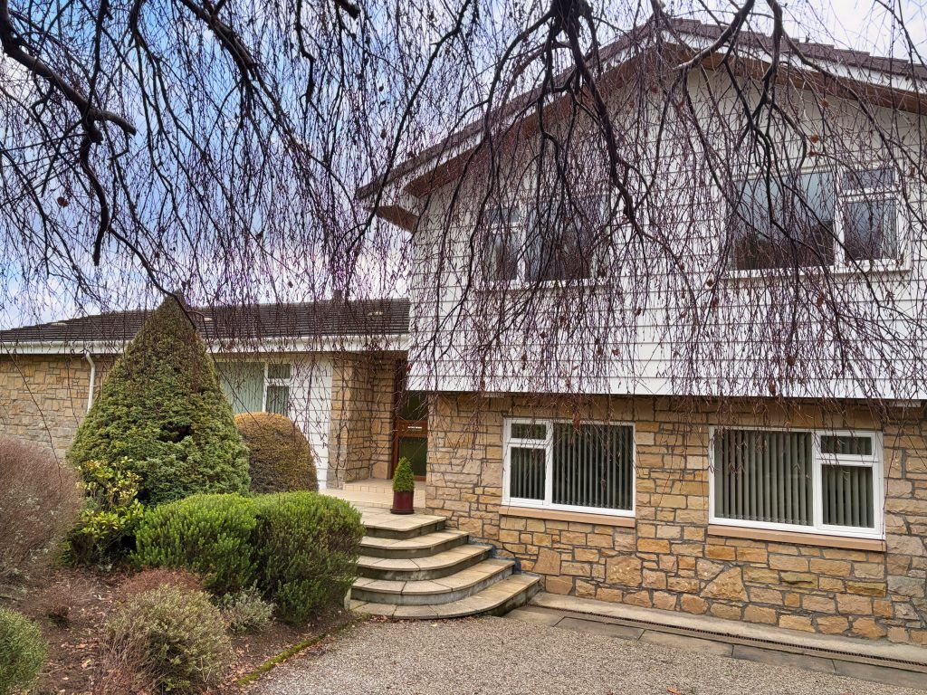 Property photo 2 of 25