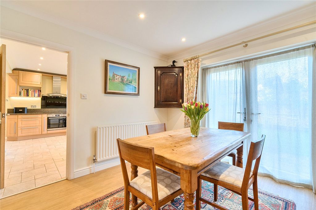 Property photo 3 of 16 Picture No. 32