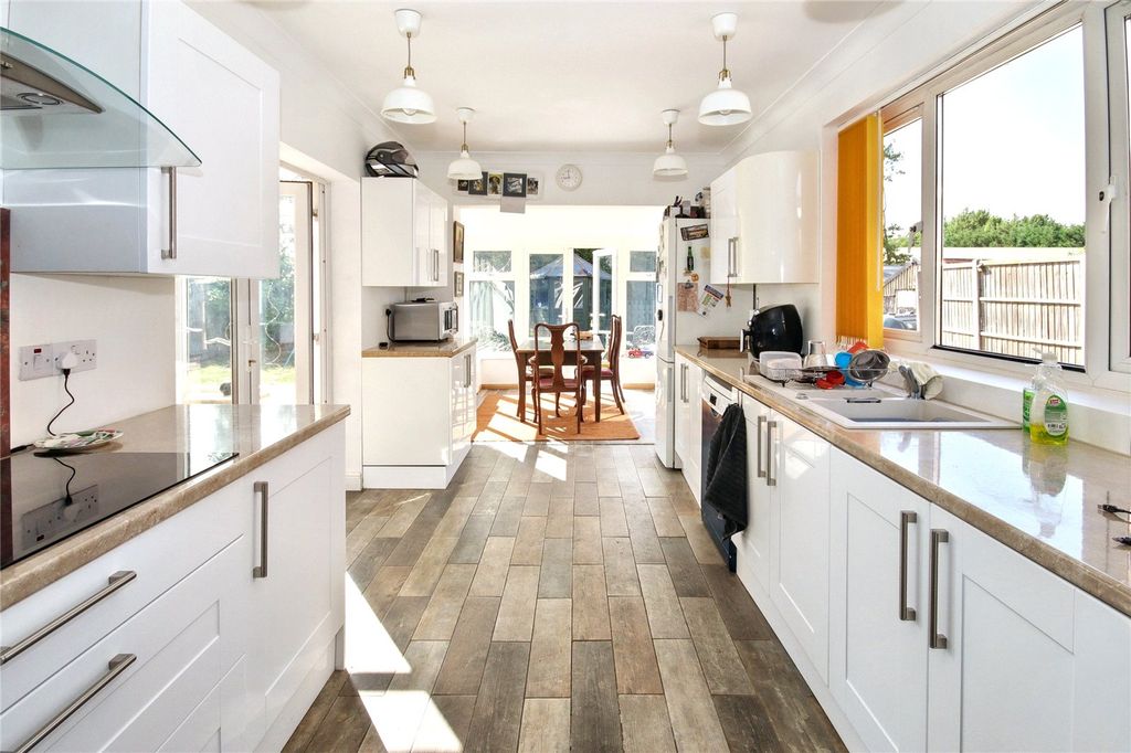 Property photo 3 of 14 Kitchen