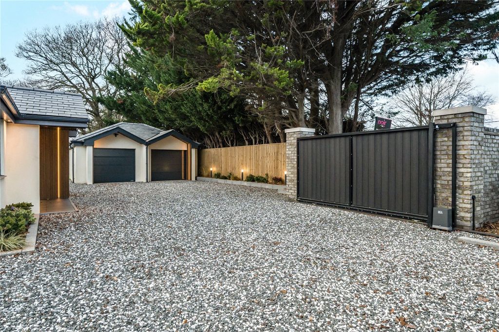 Property photo 3 of 34 Picture No. 28