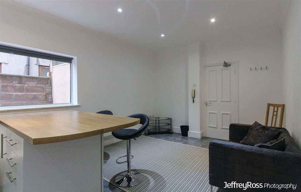 Property photo 3 of 10 Img-1 (5 Of 8).Jpg