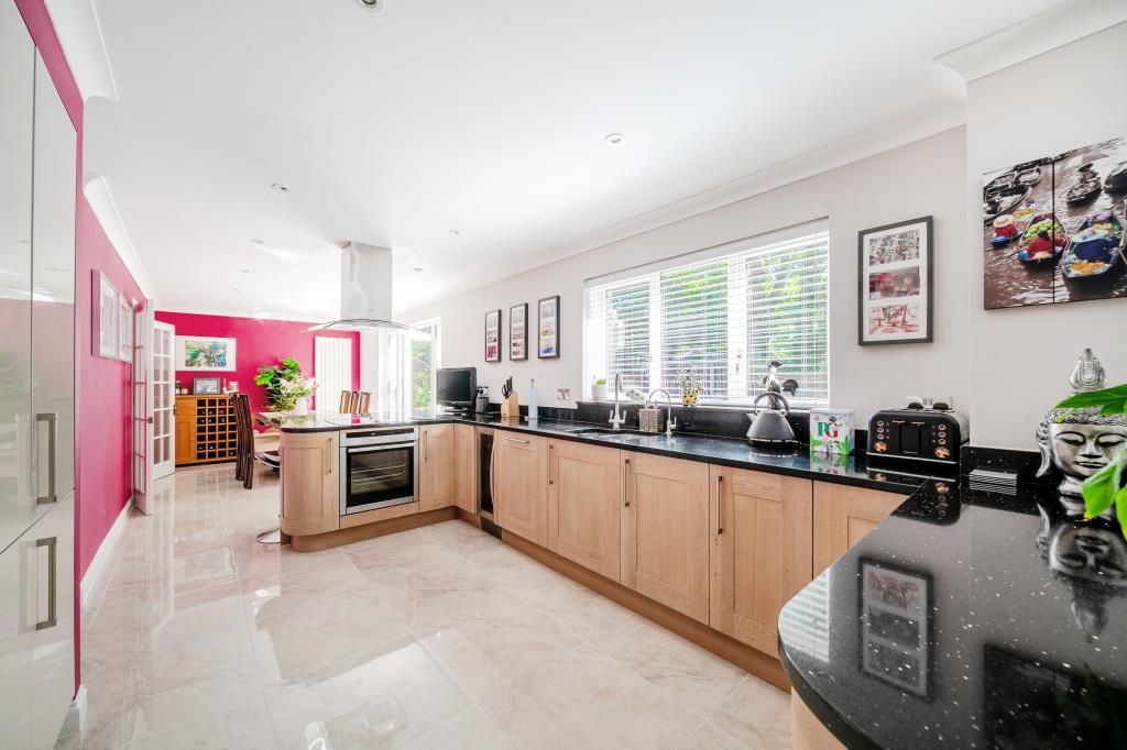 Property photo 1 of 25 Kitchen