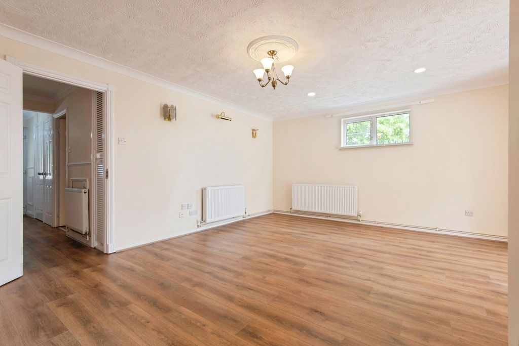 Property photo 2 of 19 Pbox-Img.Jpg