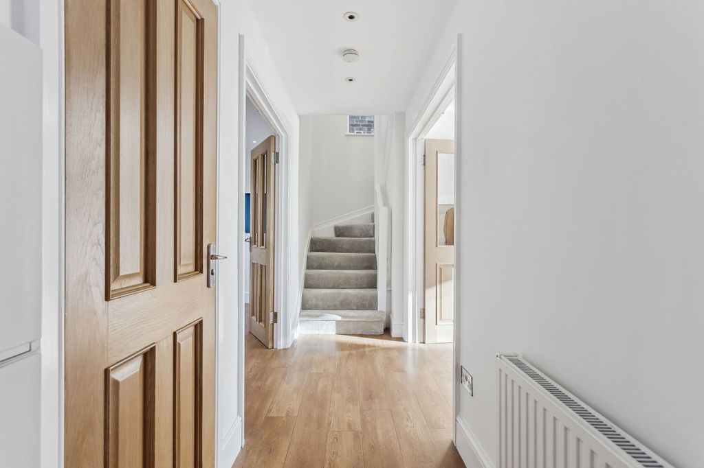 Property photo 2 of 22