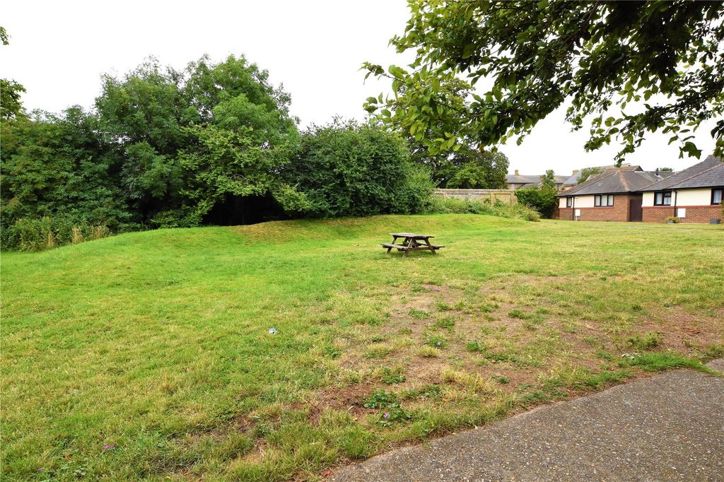 Property photo 1 of 18 Picture No. 05