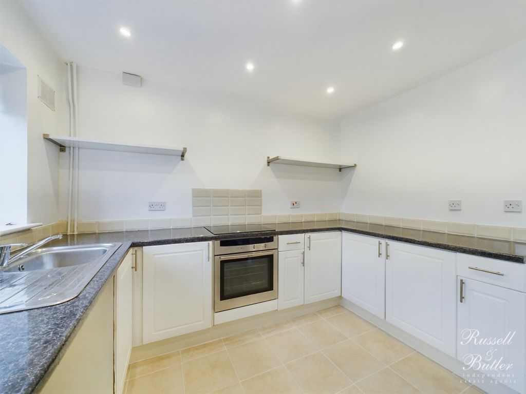 Property photo 2 of 12 Cam01995G0-Pr0233-Still015