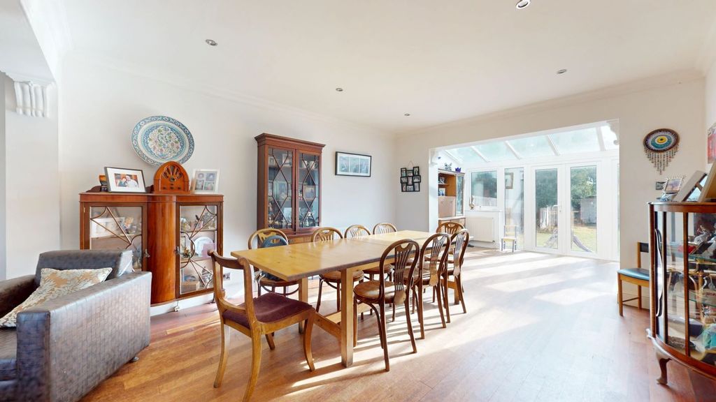 Property photo 3 of 22