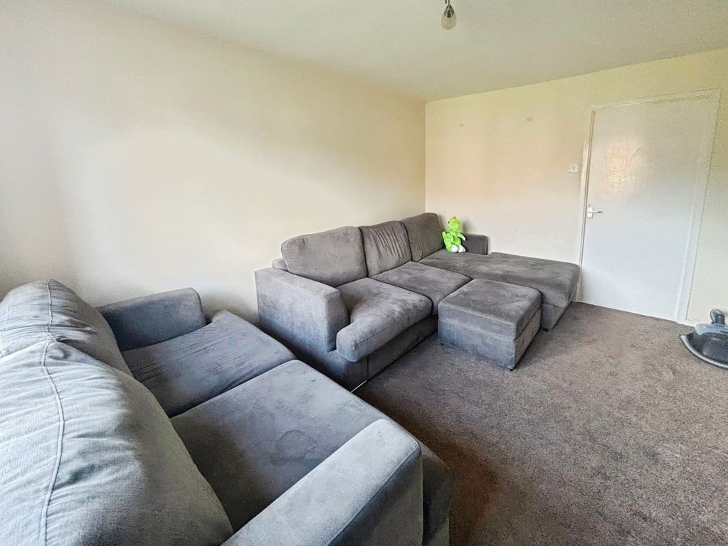Property photo 2 of 10 Lounge