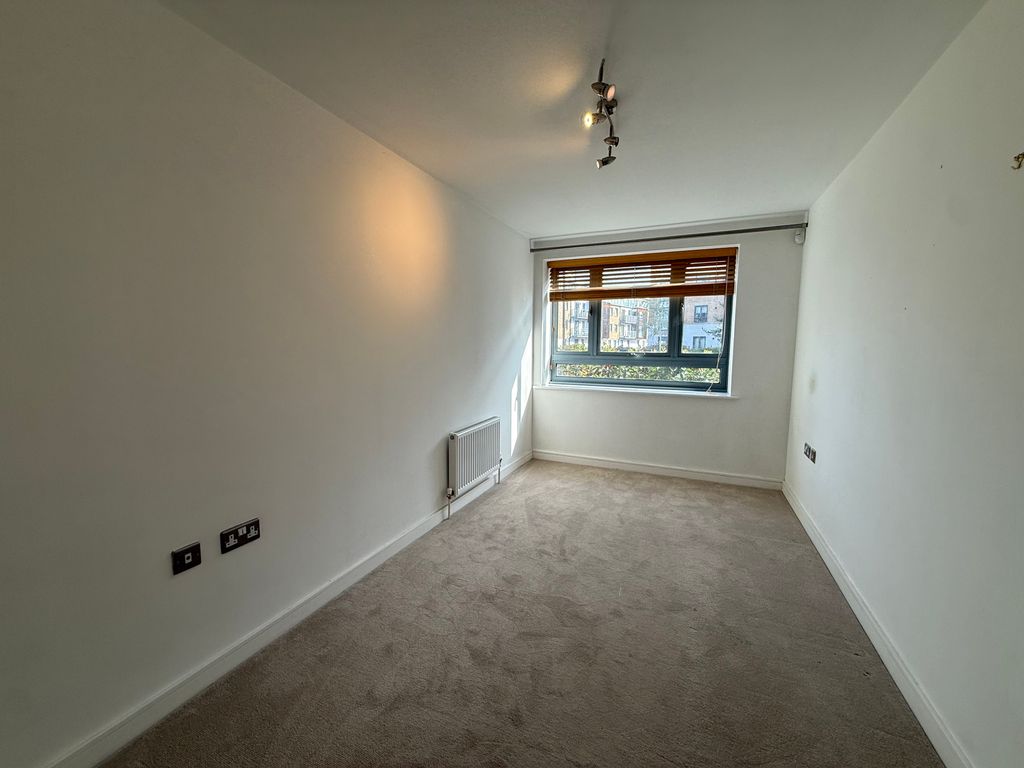 Property photo 2 of 16 Bedroom 1