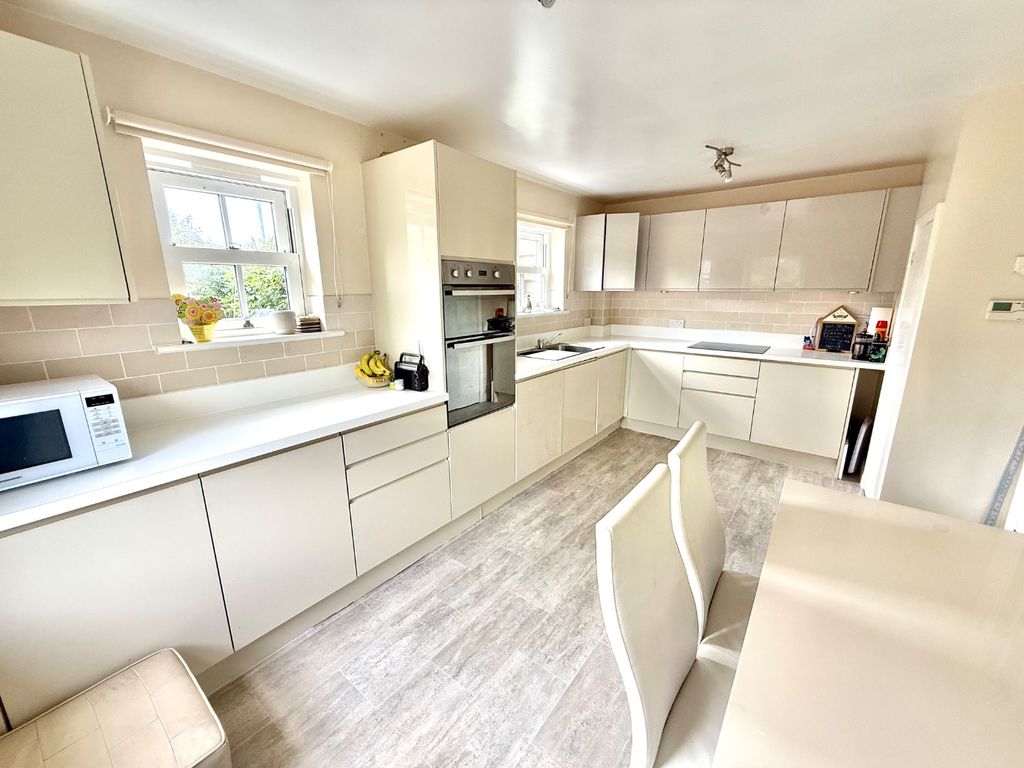 Property photo 3 of 34 4500866