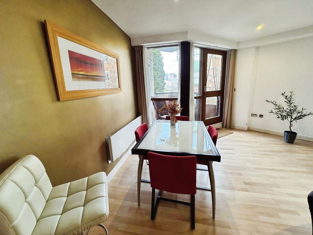 Property photo 2 of 13 Picture No. 24